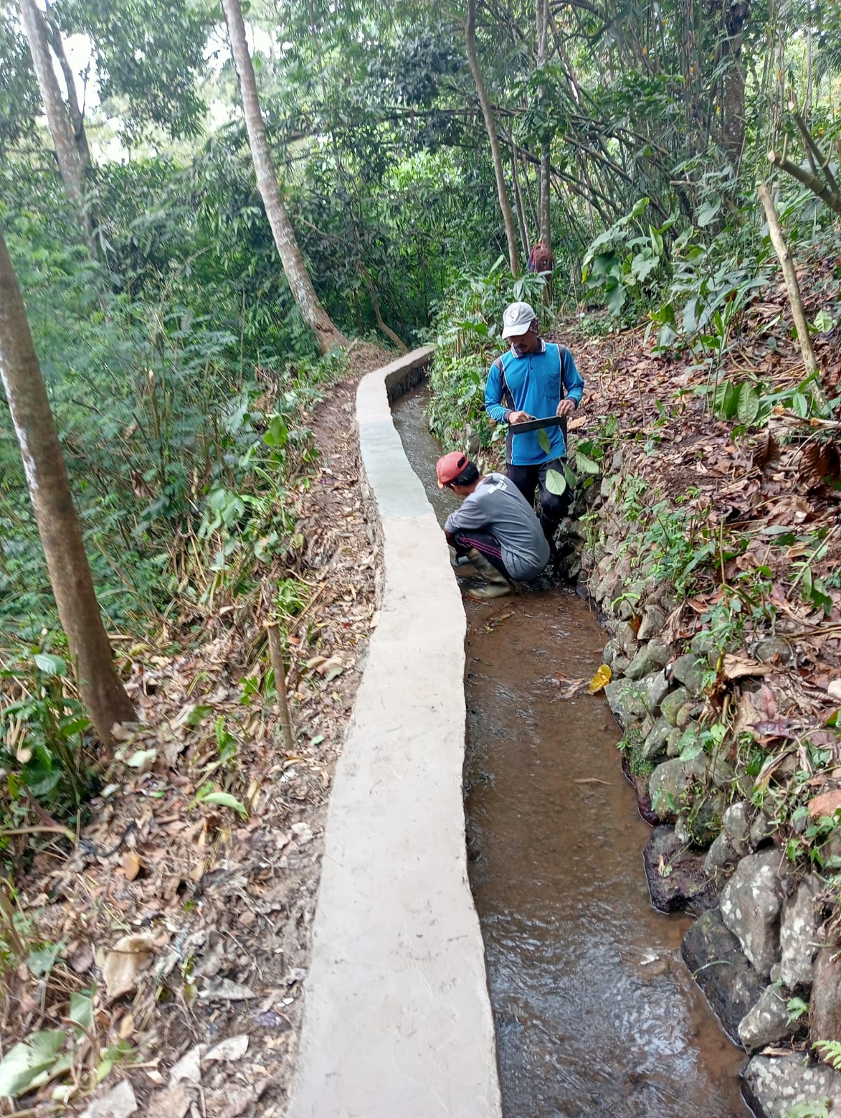 pembangunan-peningkatan-saluran-irigasi-rw-07-1